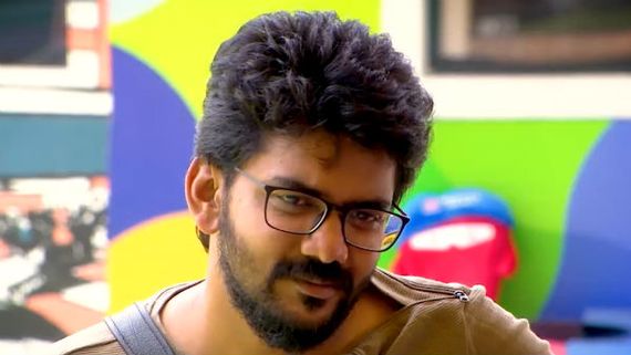 பெண்களின் உணர்வுகளோடு விளையாடும் கவின்.. வக்காலத்து வாங்கும் காஜல்.. கழுவி ஊற்றும் ரசிகர்கள்! 