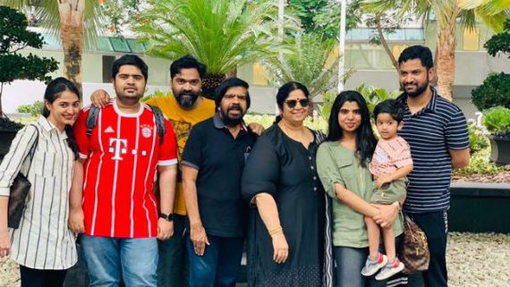  தாய்லாந்தில் குடும்பத்துடன் ரிலாக்ஸ் செய்யும் சிம்பு: கண்ணுபட போகுதய்யா