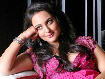 பெற்றோரிடம் இதுவரை செக்ஸ் பற்றி பேசியது இல்லை, ஆனால்...: லேடி ரஜினி 