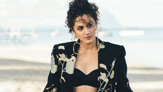 பிரபல இயக்குநர் என் மீது தேங்காயை வீசினார்: டாப்ஸி பரபரப்பு பேட்டி 