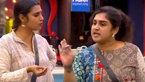 இந்தா ஆரம்பிச்சுட்டாங்கள்ல.. நான் குண்டா? என்ன கிண்டல் பண்றீங்களா? கஸ்தூரியை வெளுத்து வாங்கிய வனிதா!