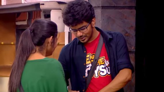 பிக் பாஸில் இருந்து வெளியேறிய கவின்.. கதவை மூட விடாமல் கதறி அழுத லாஸ்.. உருக வைத்த கவிலியா காதல்! 