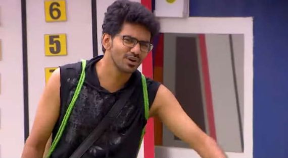 தியாகி... ஏன் ஆக்ரோசமா விளையாடுறார்? கவினை மரண பங்கம் செய்யும் நெட்டிசன்ஸ்! 