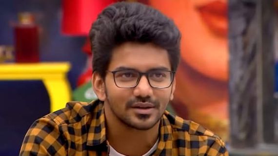 என்ன சார் பொசுக்குன்னு இப்படி கேட்டுட்டீங்க.. கவினை வறுத்த கமல்.. கொண்டாடும் நெட்டிசன்ஸ்! 