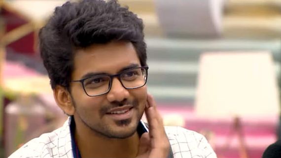 ஷெரின் பின்னால் சுற்றி கடலை போடும் கவின்.. எரிச்சலாகும் பார்வையாளர்கள்! கழுவி ஊற்றும் நெட்டிசன்ஸ்! 