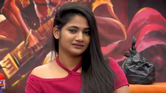 மேதாவி போல் கேள்வி கேட்ட கவின்.. வாய் கூசாமல் அண்ட புளுகு புளுகிய லாஸ்லியா! 