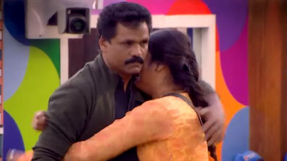 பத்து வருடங்களுக்குப் பிறகு வந்த அப்பா.. கதறி அழுத லாஸ்லியா! கலங்க வைத்த பிக்பாஸ்! 