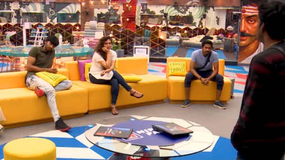 இதெல்லாம் ஒரு வேலையா.. கழுவி ஊற்றிய நெட்டிசன்ஸ்.. புரமோவை மாற்றிய பிக்பாஸ்! 