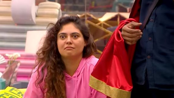 எவ்ளோ ஃபீல் பண்ணி எழுதுச்சு ஷெரின்.. பொசுக்குன்னு கிழிக்க வச்சுட்டாரு பிக்பாஸ்! இதெல்லாம் ஒரு செயலா?