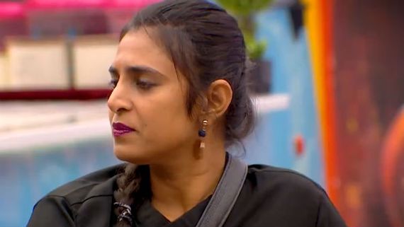 27 வருடங்களுக்கு பின் நடந்த சம்பவம்.. மேடையிலேயே கலக்கிய கஸ்தூரி.. வயசே ஆகல பாஸ் இவங்களுக்கு! 