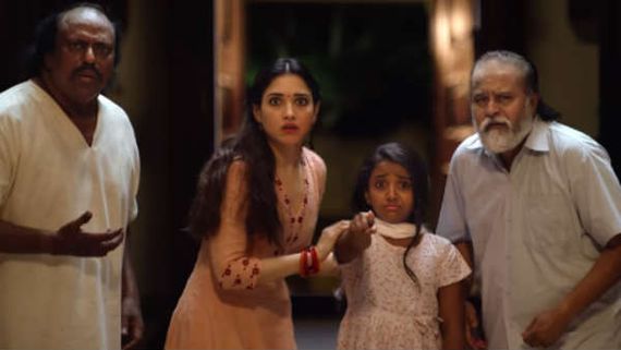 பெட்ரோமாக்ஸ் - சினிமா விமர்சனம்