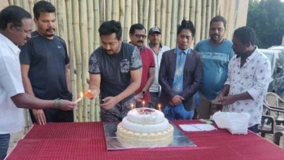 இந்தியன் 2 செட்டில் பிறந்தநாளை கொண்டாடிய பாபி சிம்ஹா 