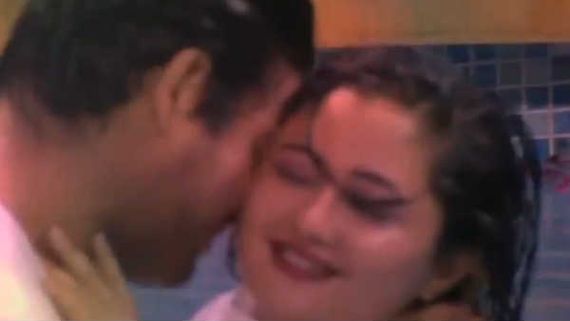 ஃபர்ஸ்ட் நைட்டே நடத்திடுவாங்க போல.. கிலியை கிளப்பும் இந்தி பிக்பாஸ்.. புரமோவ பாருங்க புரியும்! 