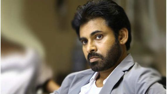 அமிதாப் போல இருக்காரா? தல அஜித் மாதிரி இருக்கிறாரா? லீக் ஆனது பவன் கல்யாணின் 'பிங்க்' கெட்டப் 