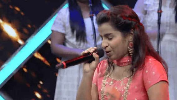 நான் சின்ன பொண்ணு.. வயசு 19 தான் ஆகுது.. பாடகி சிவாங்கி