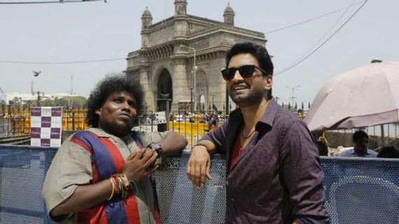  சந்தானம் கலாய்ச்சாலே தாங்க முடியாது, கூட யோகிபாபுவும் சேர்ந்தா கேட்கவா வேணும்? இது டகால்டி ரகசியம் 