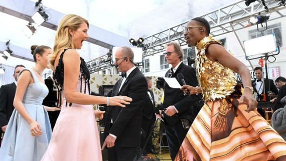 ஆஸ்கர் 2020: ரெட் கார்ப்பெட்டில் பாவாடை சட்டை.. ஹை ஹீல்ஸில் நடிகர்.. புஷ் அப்ஸ் செய்த டாம் ஹேங்ஸ்! 