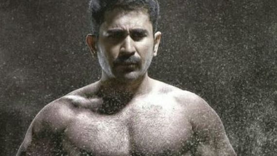 கஜகஸ்தானில் இருந்து திரும்பினார் விஜய் ஆண்டனி... 'காக்கி'க்காக எண்ணூரில் அதிரிபுதிரி ஆக்ரோஷ ஃபைட்! 