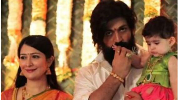 இது எதுக்கு? மல்லேஸ்வரம் கோயிலில் கேஜிஎப் ஹீரோ திடீர் யாகம்... குடும்பத்துடன் பங்கேற்பு 