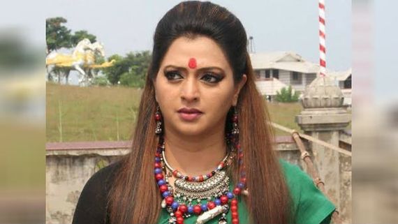 விஜயிடம் நிறைய மாற்றம்.. நல்ல தலைவருக்கான தகுதி இருக்கிறது.. காயத்ரி ஜெயராமன் 