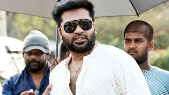 மாஸ் காட்டும் ஸ்லிம் சிம்பு... ஸ்பாட்டில் குவியும்  ரசிகர்கள்... பரபரப்பில் மாநாடு படப்பிடிப்பு 