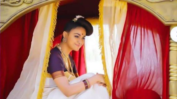 ஓ என்ட ஓமன பெண் குட்டி.. கீர்த்தி சுரேஷின் அடுத்த அவதாரம் !
