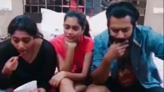 போக்கிரி உப்மா ஃபேமிலி காமெடி.. மாஸ்டர் நடிகர் மனைவியுடன் ரகளை பண்ணும் டிக் டாக் வீடியோ!