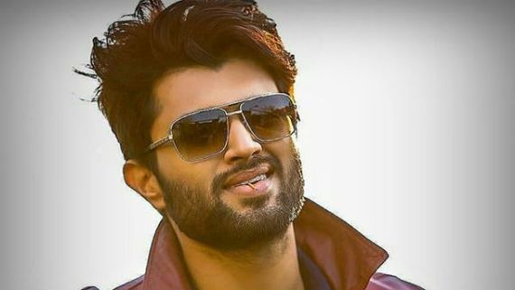 7 மில்லியன்.. தென்னிந்தியாவிலேயே இவர் தான் டாப்.. ரசிகர்களின் அன்பில் நனையும் விஜய் தேவரகொண்டா!