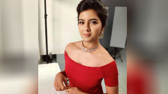 ஃபேஸ் ஆப்பா அக்கா.. க்யூட்டான போட்டோவை போட்ட பிகில் தென்றல்.. பங்கமாக கலாய்த்த ரசிகர்கள்!