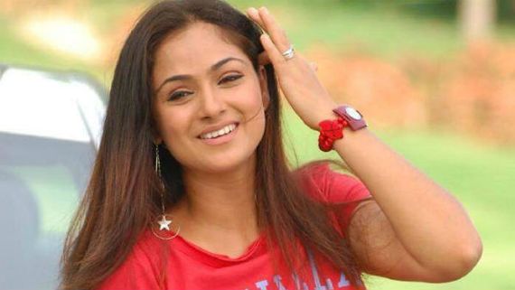 “தொட்டுத் தொட்டுப் பேசும் சுல்தானா“ .. இடையழகி சிம்ரனுக்கு இன்று பிறந்தநாள் .. குவியும் வாழ்த்து !