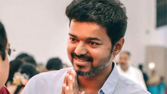 கொரோனா நேரத்தில்.. எனது பிறந்த நாளை கொண்டாட வேண்டாம்.. ரசிகர்களுக்கு நடிகர் விஜய் வேண்டுகோள்! 