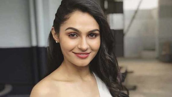 ஆண்ட்ரியாவின் மற்றுமொரு ஐட்டம் சாங்… ஆட்டம் போட ரெடியான பேன்ஸ்!