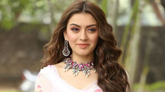 ஆள விடுங்கடா சாமி... என் பிறந்த நாள் அடுத்த மாசம்..கடுப்பான பிரபல நடிகை !