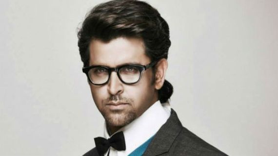  கொரோனா லாக்டவுனால் கடும் வறுமை.. 100 சினிமா நடன கலைஞர்களுக்குப் பண உதவி செய்த பிரபல ஹீரோ! 