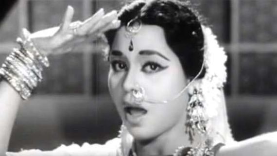 வயது முதிர்வு காரணமாக.. பிரபல முன்னாள் ஹீரோயின் காலமானார்.. திரையுலகம் இரங்கல்! 