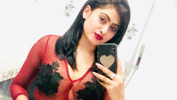  டிரான்ஸ்பரன்ட் டிரெஸ்.. மொத்தத்தையும் காட்டி கிக்கேற்றும் பிரபல நடிகை.. வைரலாகும் போட்டோஸ்! 