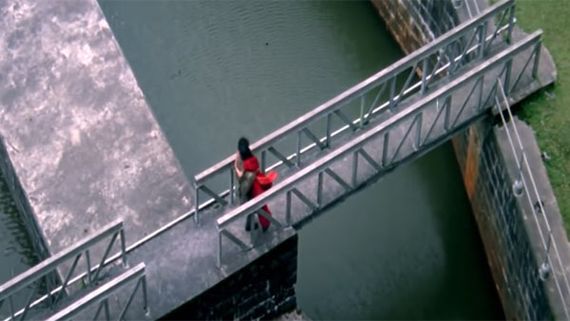 தமிழா தமிழா நாளை நம் நாளே.. சுதந்திர தீயை வளர்த்த ஏ.ஆர். ரஹ்மானின் தேசப்பற்று பாடல்கள் இதோ!