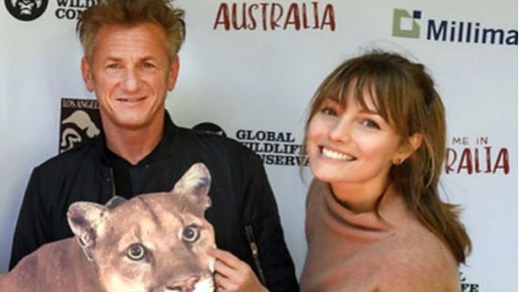 இது லாக்டவுன் திருமணம்.. 60 வயதில் பிரபல நடிகையை மணந்து கொண்ட ஹீரோ.. திரையுலகினர் வாழ்த்து! 