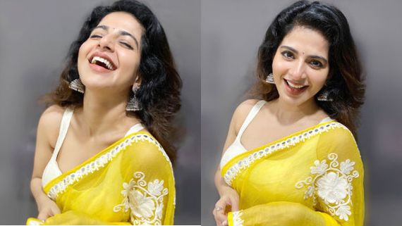மஞ்சள் நிற ட்ரான்ஸ்ப்ரன்ட் சேலையில் மலையாள நடிகை.. வர்ணிக்க வார்த்தையே இல்லையென மயங்கும் ஃபேன்ஸ்! 