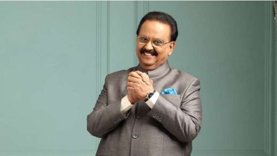 என் தேகம் மறைந்தாலும்.. எந்தன் மூச்சும் இந்தப் பாட்டும் அணையா விளக்கே.. போய் வா பாடும் நிலாவே! 