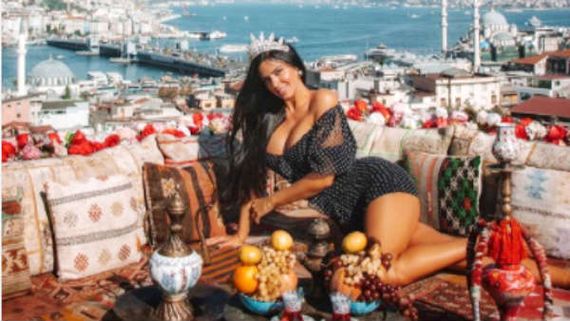 இஸ்தான்புல் அரசியே.. என்ன ஒரு வியூ.. ப்பா சொர்க்க வாழ்க்கை தான்.. வைரலாகும் இவானா போட்டோஸ்!