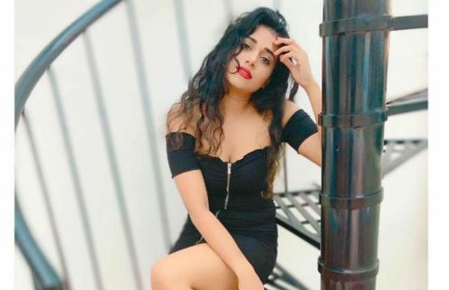 என்ன ஒரு ஷேப்..பிட்டான உடையில் படுகவர்ச்சி காட்டிய ஷில்பா மஞ்சுநாத் !