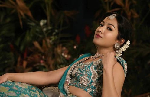 மணப்பெண் கோலத்தில் சும்மா ஜில்லுனு இருக்கும் கேத்தரின் தெரசா..வைரல் பிக்ஸ்   !