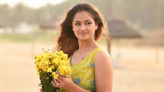 அட சிம்ரன் பெயருக்கு இப்படி ஒரு அர்த்தமா? … இத்தனை நாள் இது தெரியாம போச்சே !