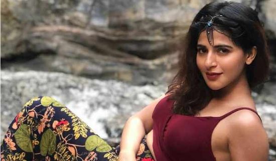 காட்டு ராணி கெட்டப்பில் பாறையில் படுத்து போஸ் கொடுக்கும்...  ஹிப்ஹாப் ஆதி ஜோடி!