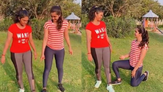 டைட்டான பேண்ட் போட்டு.. கால் மேல ஏறி உட்கார்ந்து.. கலக்கிய யாரடி நீ மோகினி நடிகைகள்! 