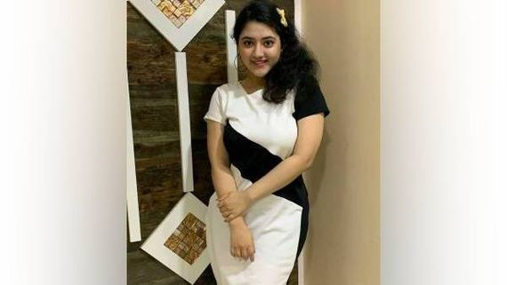 அப்போ ஐஷு பாப்பா இப்போ  பப்ளி பாப்பா... நடனமாடி அசத்தும் ஸ்ரியா ஷர்மா! 