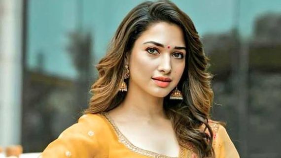 நிகழ்ச்சி தொகுப்பாளர் ஆகிறார் தமன்னா... எந்த ஷோன்னு தெரியுமா? 
