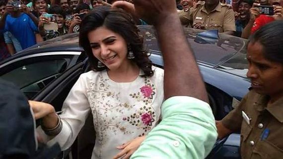 5 சொகுசு கார்களை வைத்திருக்கும் சமந்தா.. அகினேனி குடும்பத்தில் ஆளாளுக்கு எத்தனை கார்கள் தெரியுமா?