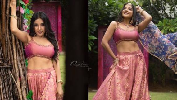 தாவணியை பறக்கவிட்ட சாக்ஷி..  இதயங்களைப் பறக்க விட்ட ரசிகர்கள்! 